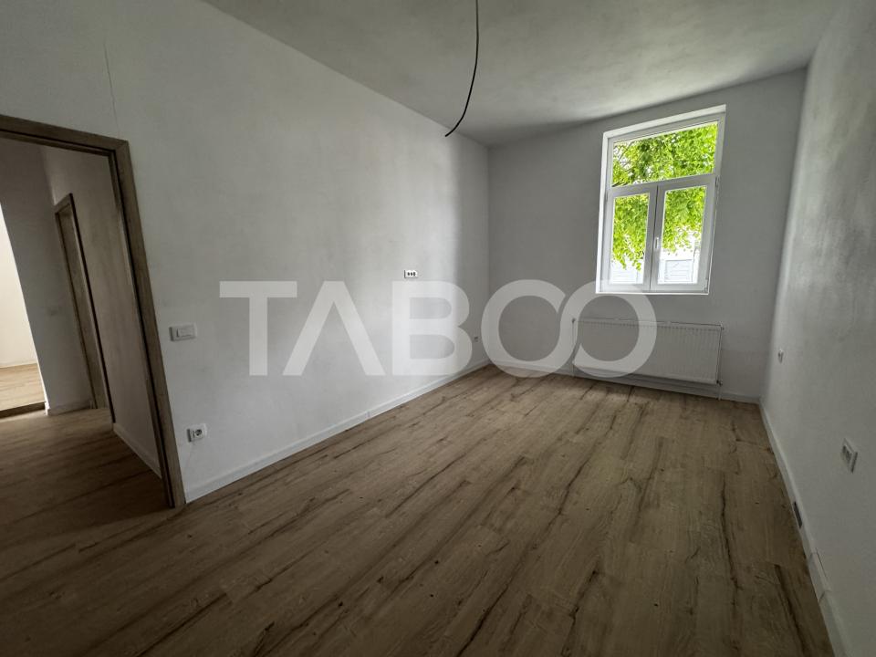 Apartament renovat la casa 3 camere 60 mpu pivnita Piata Cluj Sibiu