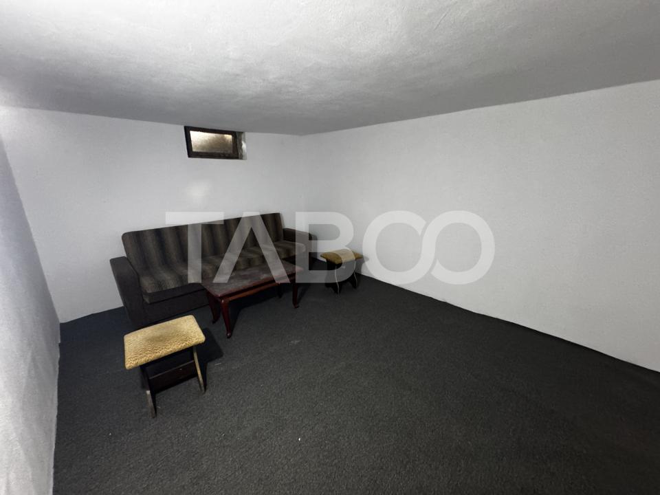 Apartament renovat la casa 3 camere 60 mpu pivnita Piata Cluj Sibiu
