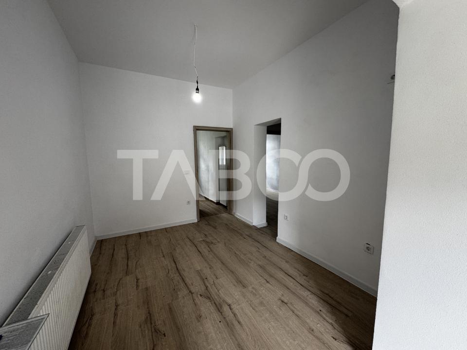 Apartament renovat la casa cu 3 camere 60 mpu pivnita Piata Cluj Sibiu