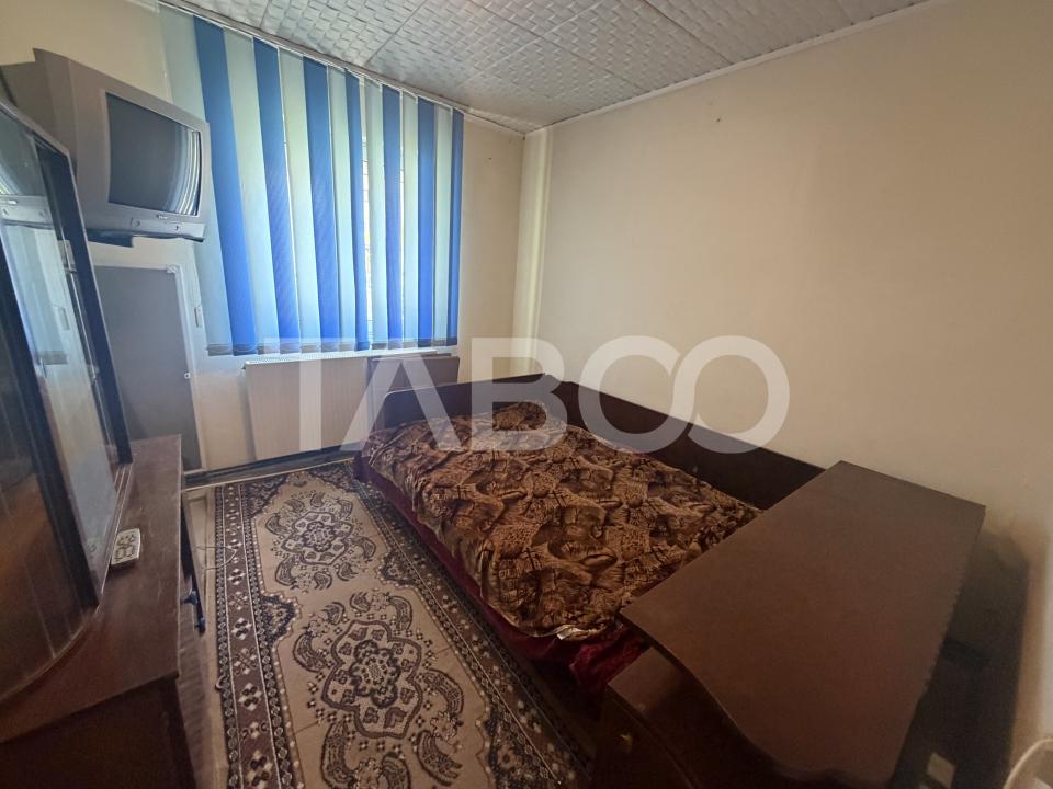 Apartament semidecomandat 37mpu 2 camere boxa la subsol balcon Parcare