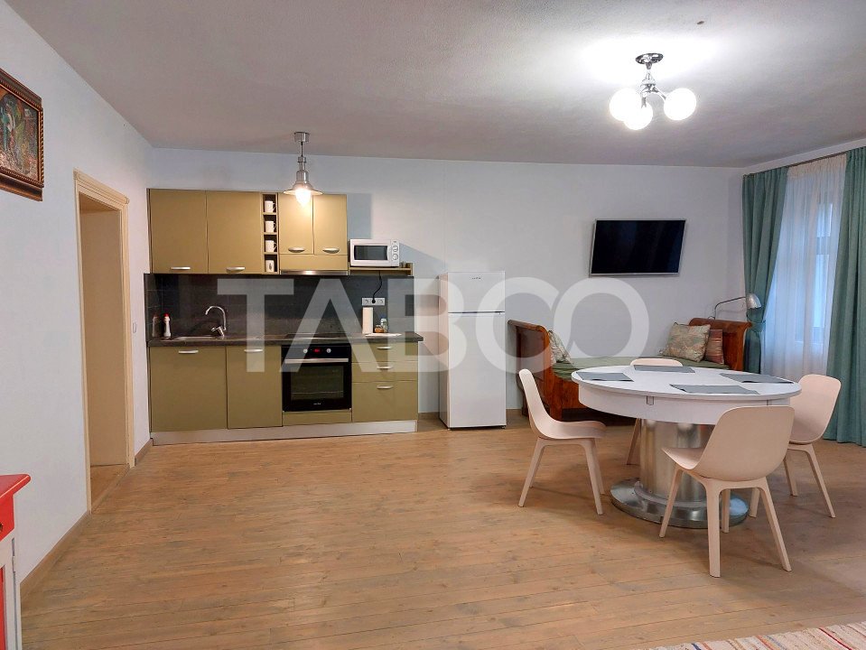 Apartament si Garsoniera la casa  4 camere 118 mpu central Cisnadie
