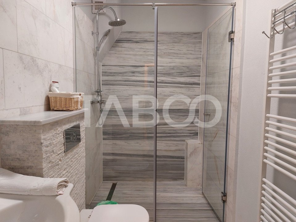 Apartament si Garsoniera la casa  4 camere 118 mpu central Cisnadie