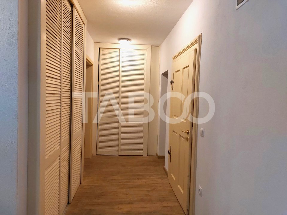 Apartament si Garsoniera la casa  4 camere 118 mpu central Cisnadie