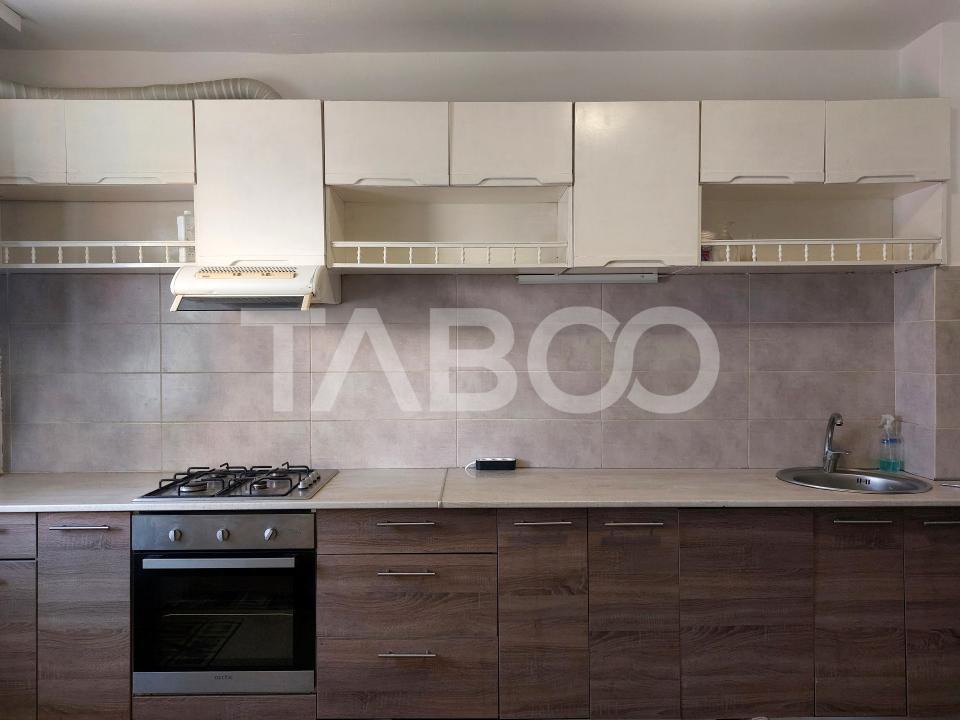 Apartament spatios 2 camere decomandate pivnita zona Dioda Sibiu