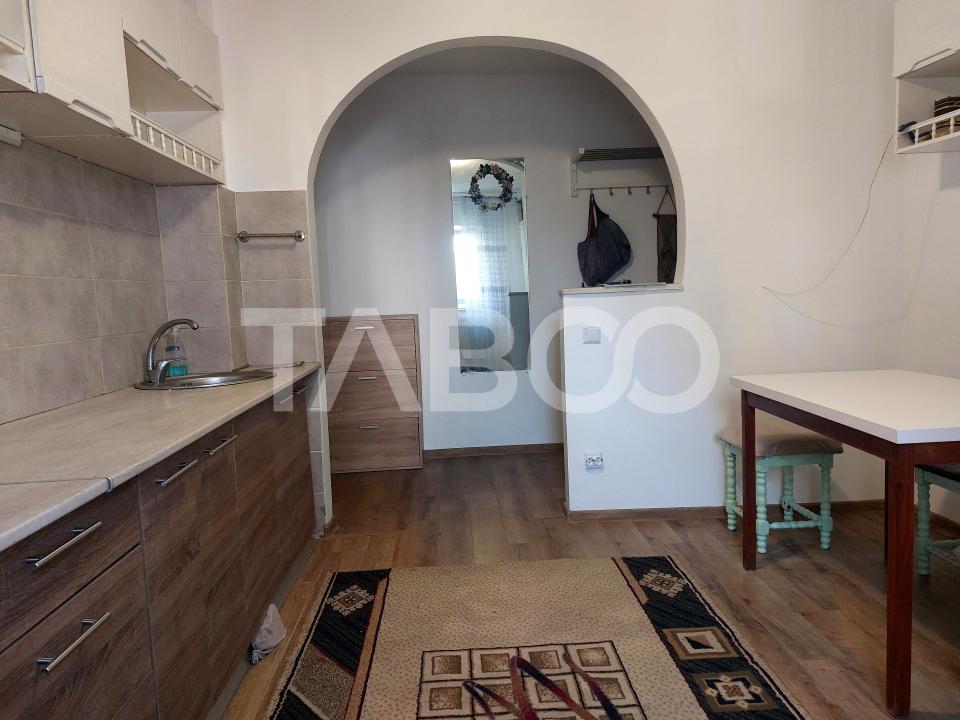 Apartament spatios 2 camere decomandate pivnita zona Dioda Sibiu