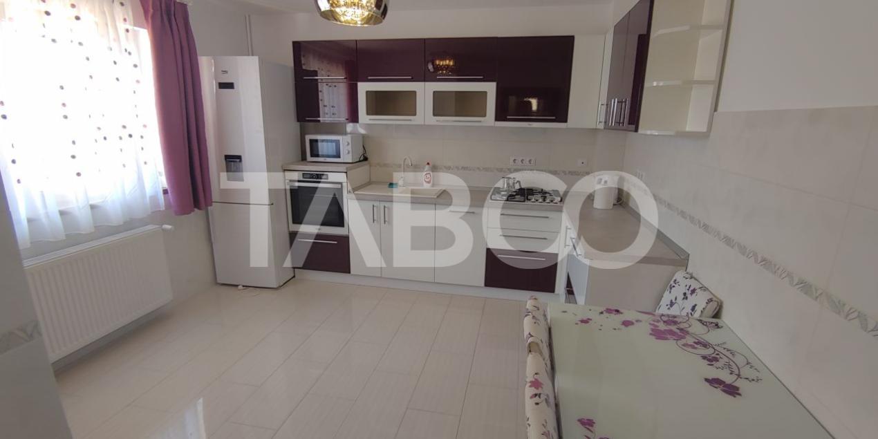 Apartament spatios 2 camere la casa loc parcare in Selimbar 