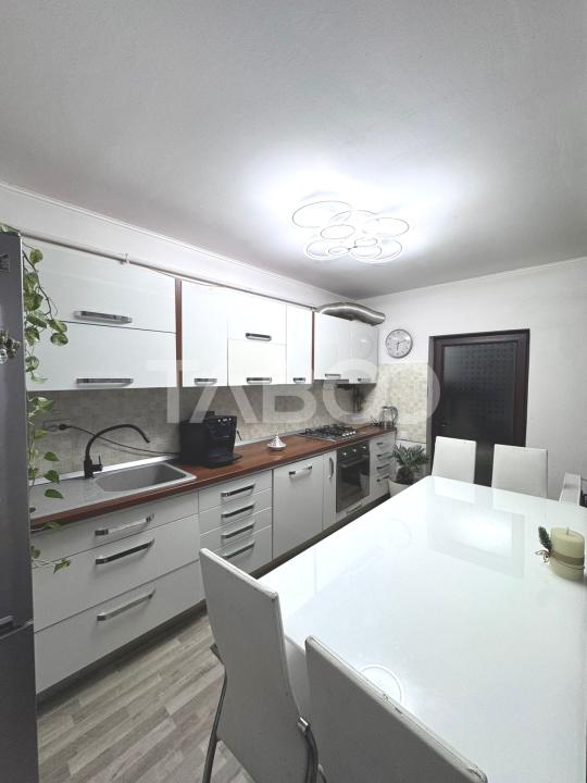 Apartament spatios 2 camere si cu terasa loc parcare cu CF in Selimbar