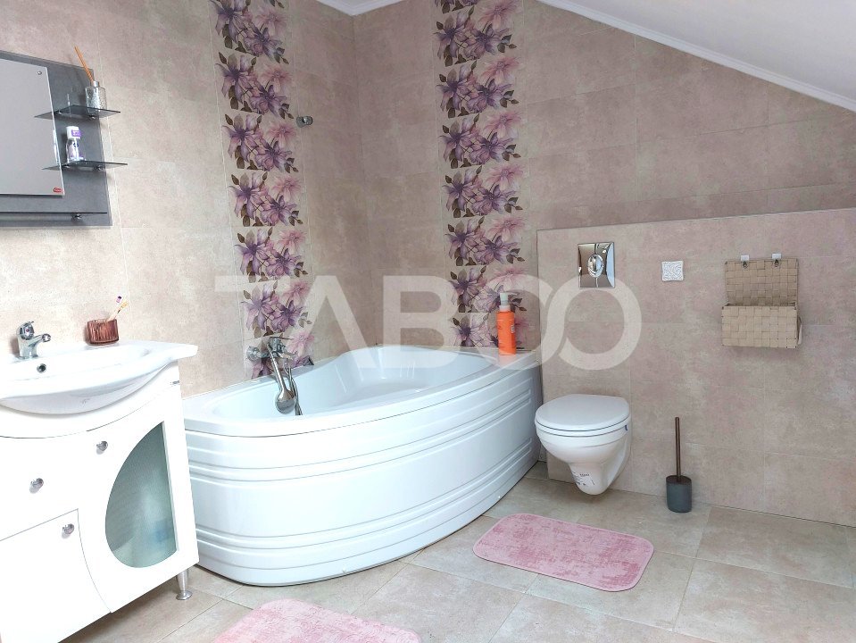 Apartament spatios 3 camere 2 bai etaj 2 balcon loc parcare Selimbar