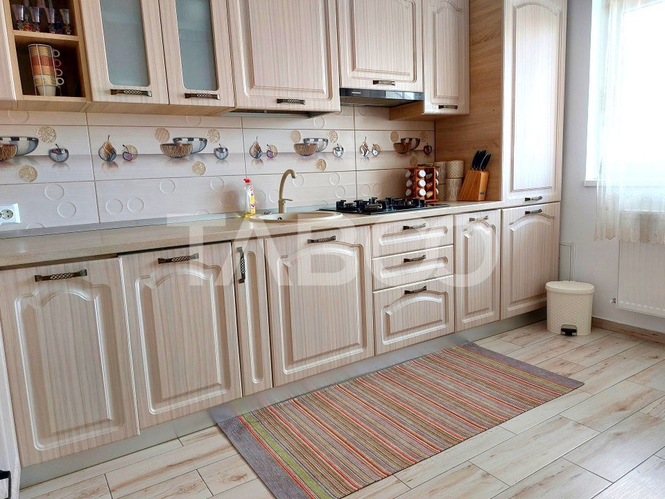 Apartament spatios 3 camere 2 bai etaj 2 balcon loc parcare Selimbar