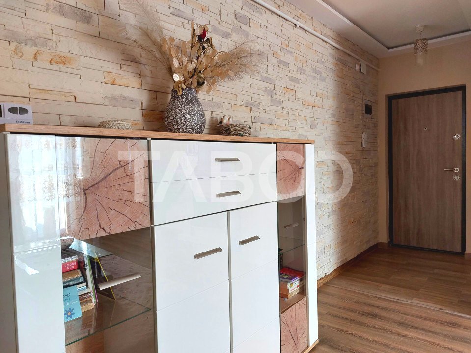 Apartament spatios 3 camere 2 bai etaj 2 balcon loc parcare Selimbar