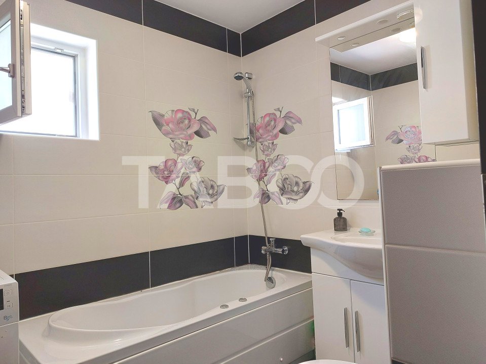 Apartament spatios 3 camere 2 bai etaj 2 balcon loc parcare Selimbar
