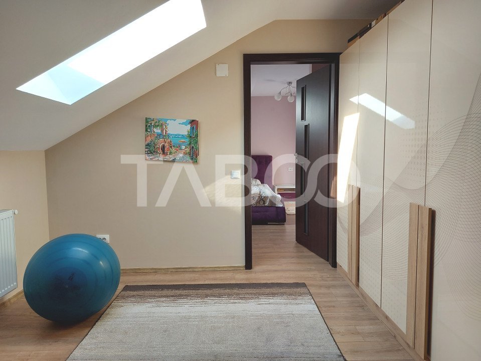 Apartament spatios 3 camere 2 bai etaj 2 balcon loc parcare Selimbar