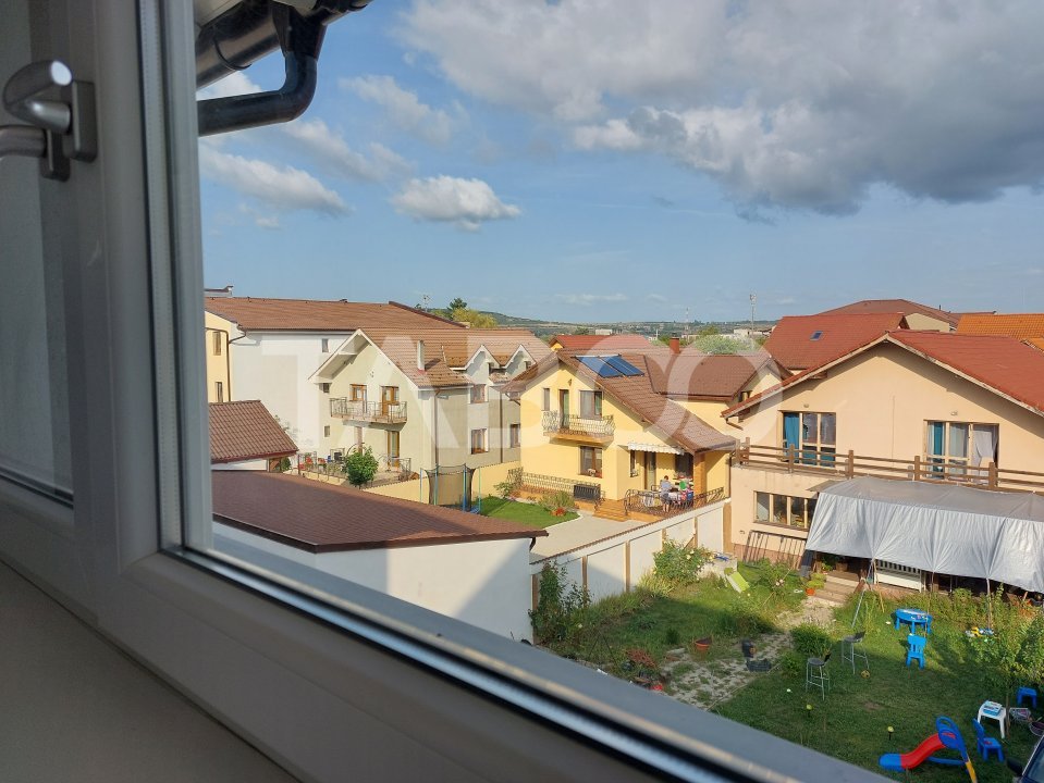 Apartament spatios 3 camere 2 bai etaj 2 balcon loc parcare Selimbar