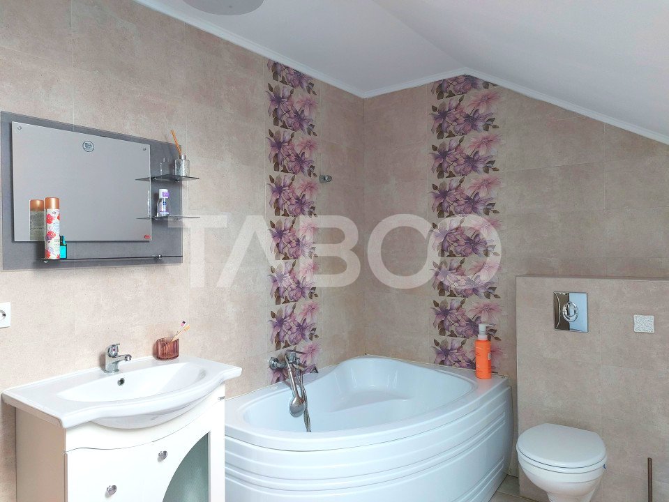 Apartament spatios 3 camere 2 bai etaj 2 balcon loc parcare Selimbar