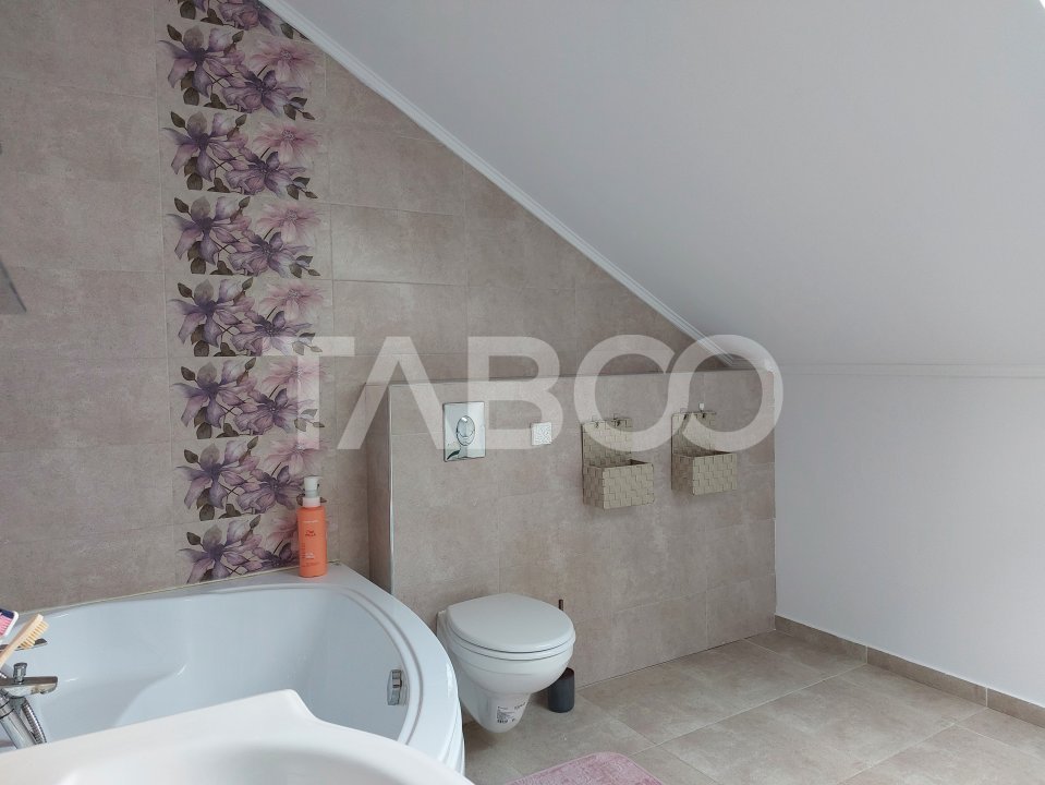Apartament spatios 3 camere 2 bai etaj 2 balcon loc parcare Selimbar