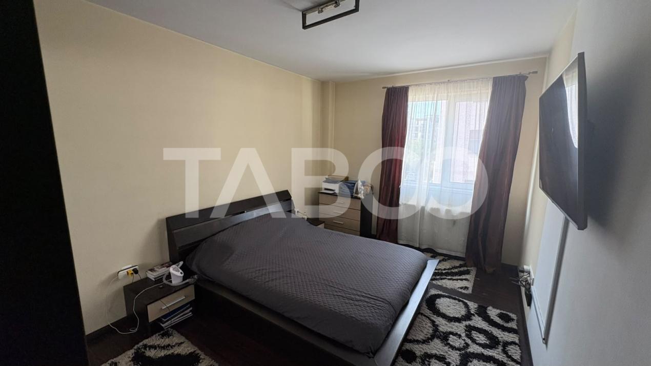 Apartament spatios 78 mp cu 3 camere si balcon 9 mp in zona Turnisor