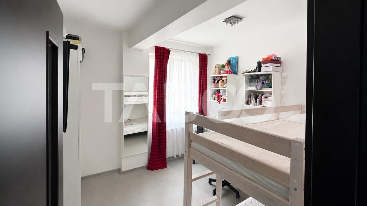 Apartament spatios 78 mp cu 3 camere si balcon 9 mp in zona Turnisor