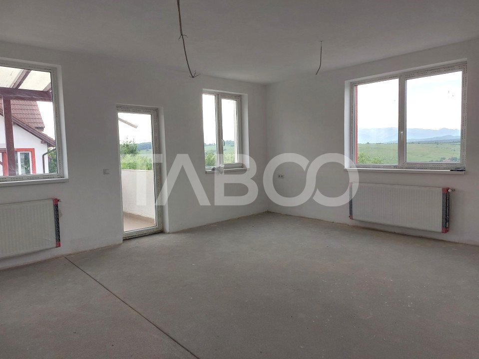 Apartament spatios bloc nou 3 camere  96 mp zona linistita in Cisnadie