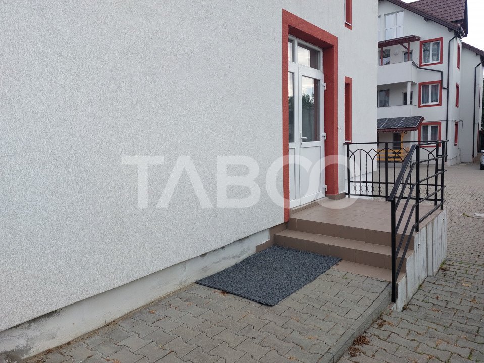 Apartament spatios bloc nou 3 camere  96 mp zona linistita in Cisnadie