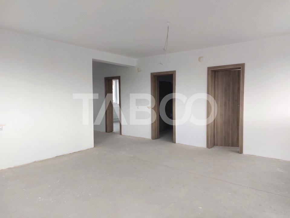 Apartament spatios bloc nou 3 camere  96 mp zona linistita in Cisnadie