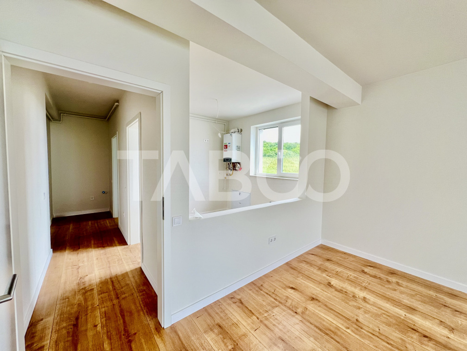 Apartament spatios cu 2 camere balcon si incalzire in pardosea