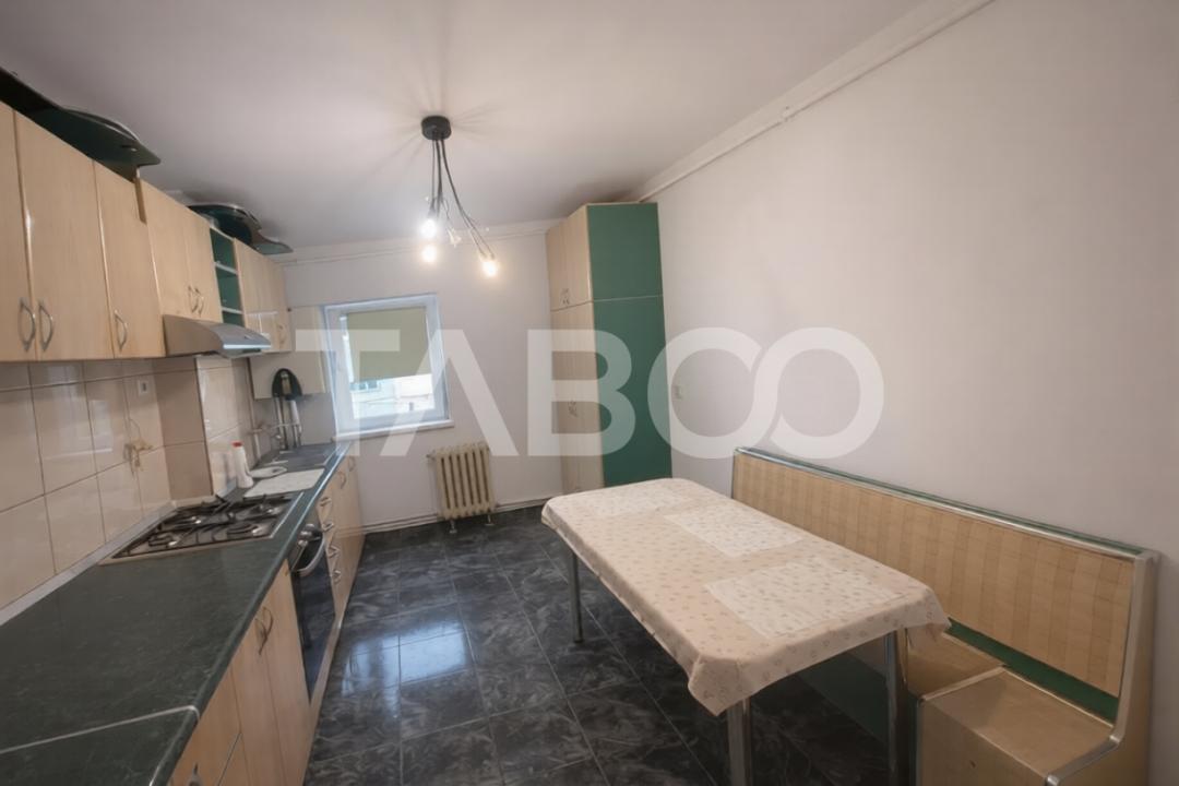 Apartament spatios cu 4 camere mobilat utilat 77mpu Milea Sibiu