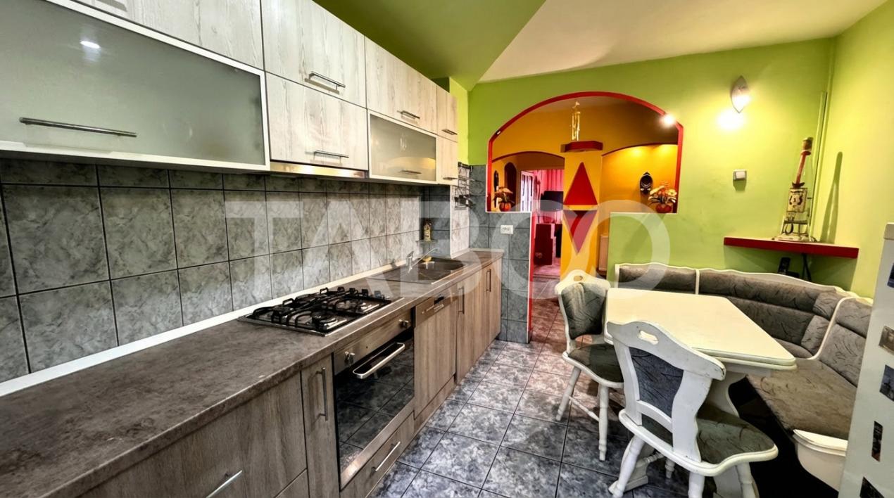 Apartament spatios cu 4 camere mobilat utilat 80mpu Turnisor Sibiu