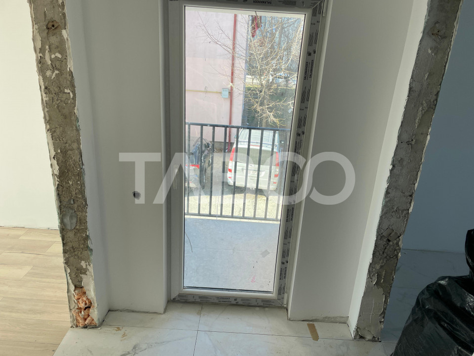 Apartament spatios de vanzare cu 2 camere balcon