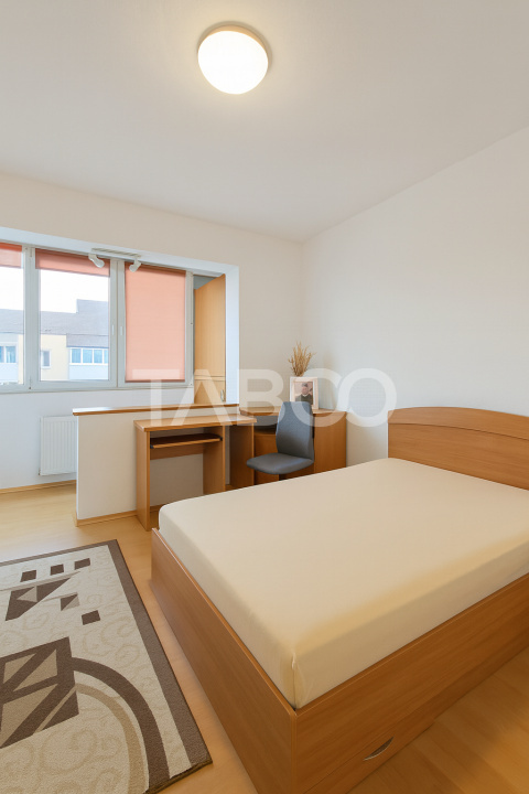 Apartament spatios de vanzare cu 3 camere balcon zona Rahovei