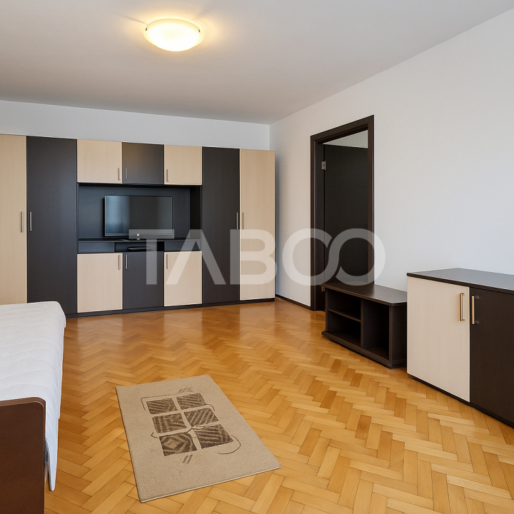 Apartament spatios de vanzare cu 3 camere balcon zona Rahovei