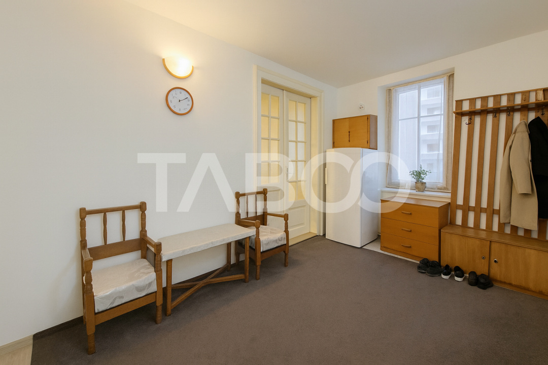 Apartament spatios de vanzare cu 3 camere la etajul 1 in Orasul de Jos