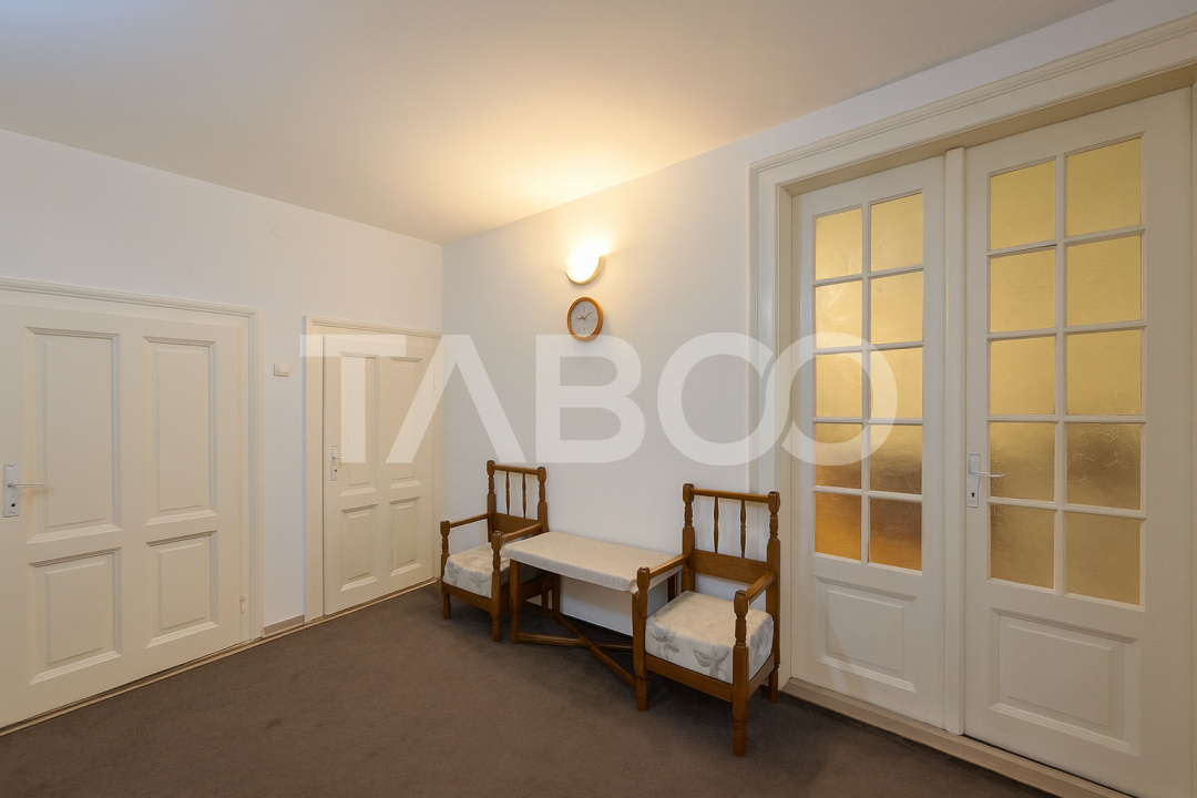 Apartament spatios de vanzare cu 3 camere la etajul 1 in Orasul de Jos