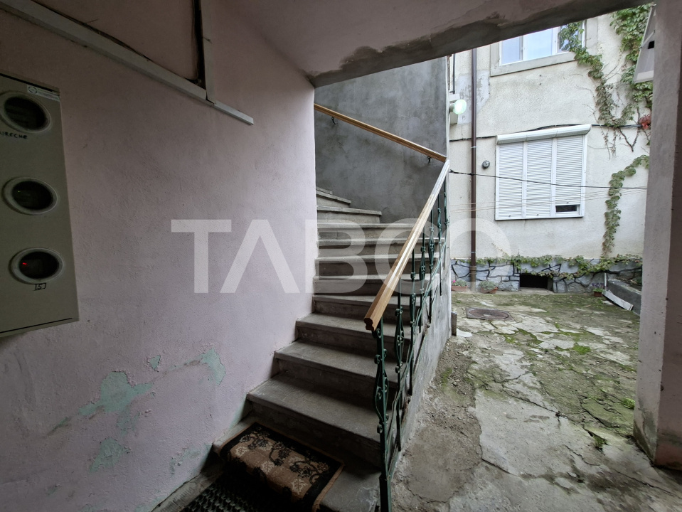 Apartament spatios de vanzare cu 3 camere la etajul 1 in Orasul de Jos