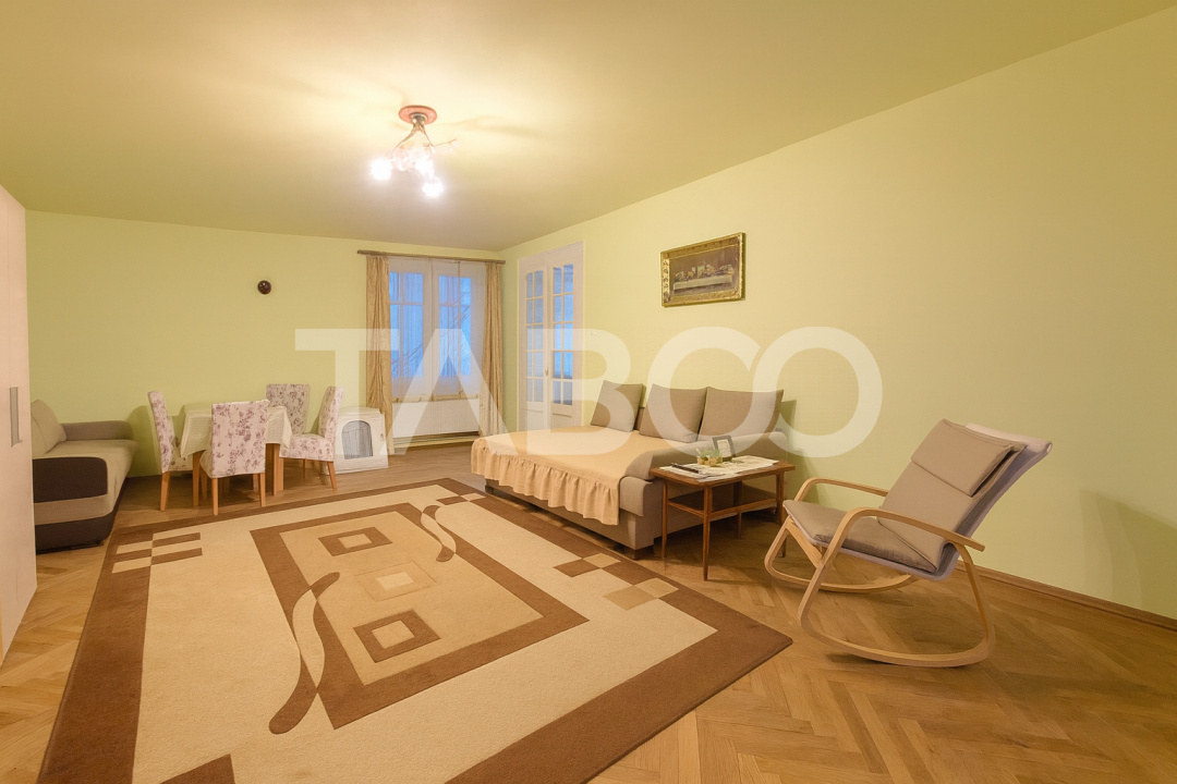 Apartament spatios de vanzare cu 3 camere la etajul 1 in Orasul de Jos in Sibiu - Targu Vinului