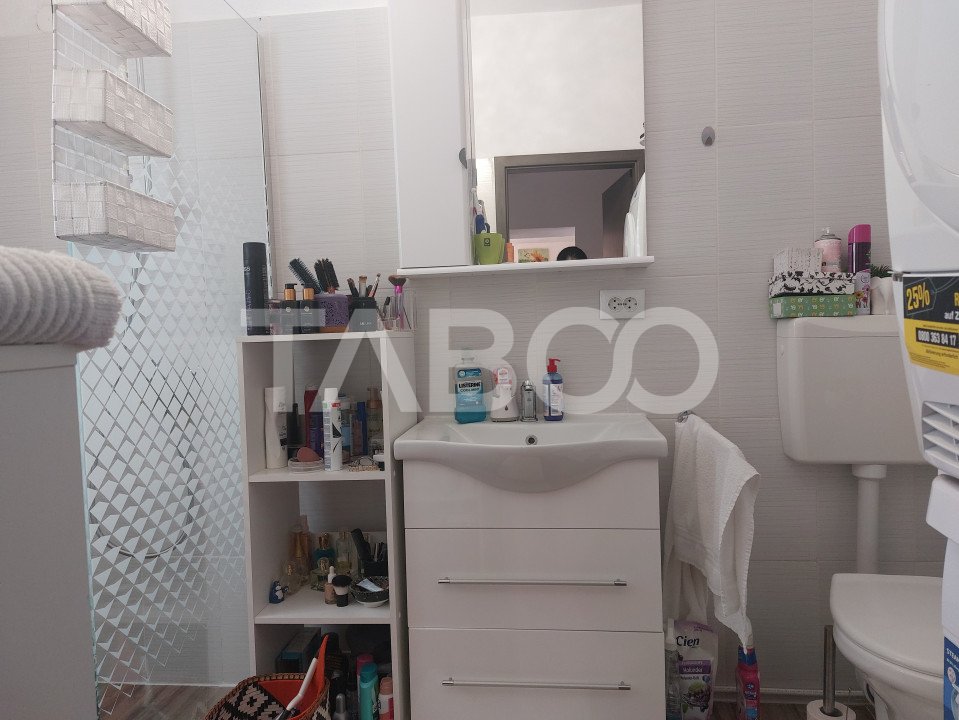 Apartament spatios la casa 3 camere decomandate 80 mp Cisnadie