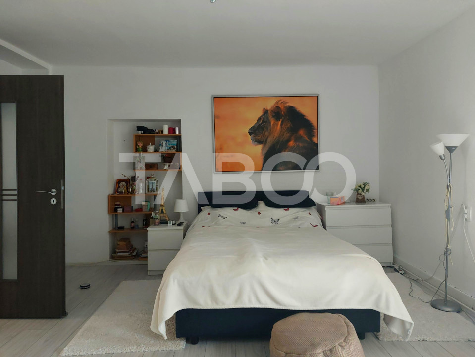 Apartament spatios la casa 3 camere decomandate 80 mp Cisnadie