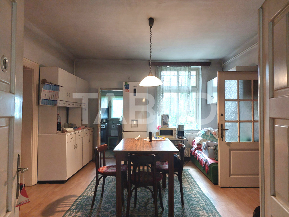 Apartament spatios la casa 82 mp 2 camere strada Livezii Cisnadie