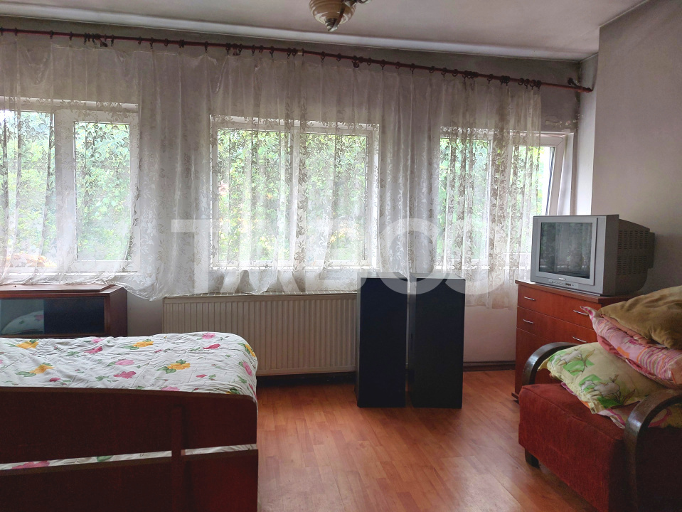 Apartament spatios la casa 82 mp 2 camere strada Livezii Cisnadie