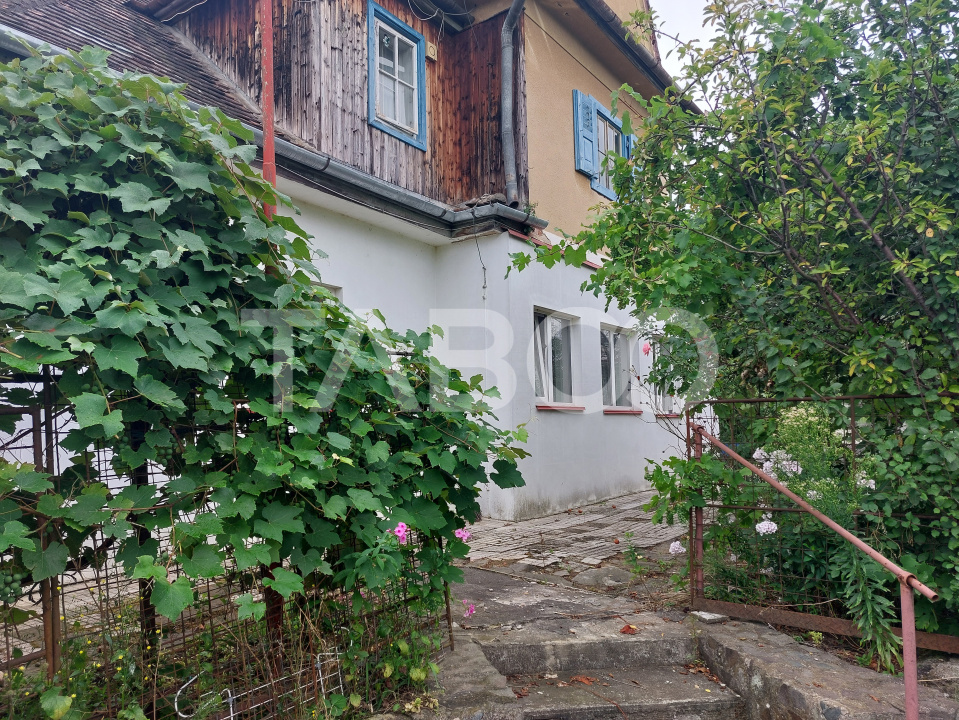 Apartament spatios la casa 82 mp 2 camere strada Livezii Cisnadie