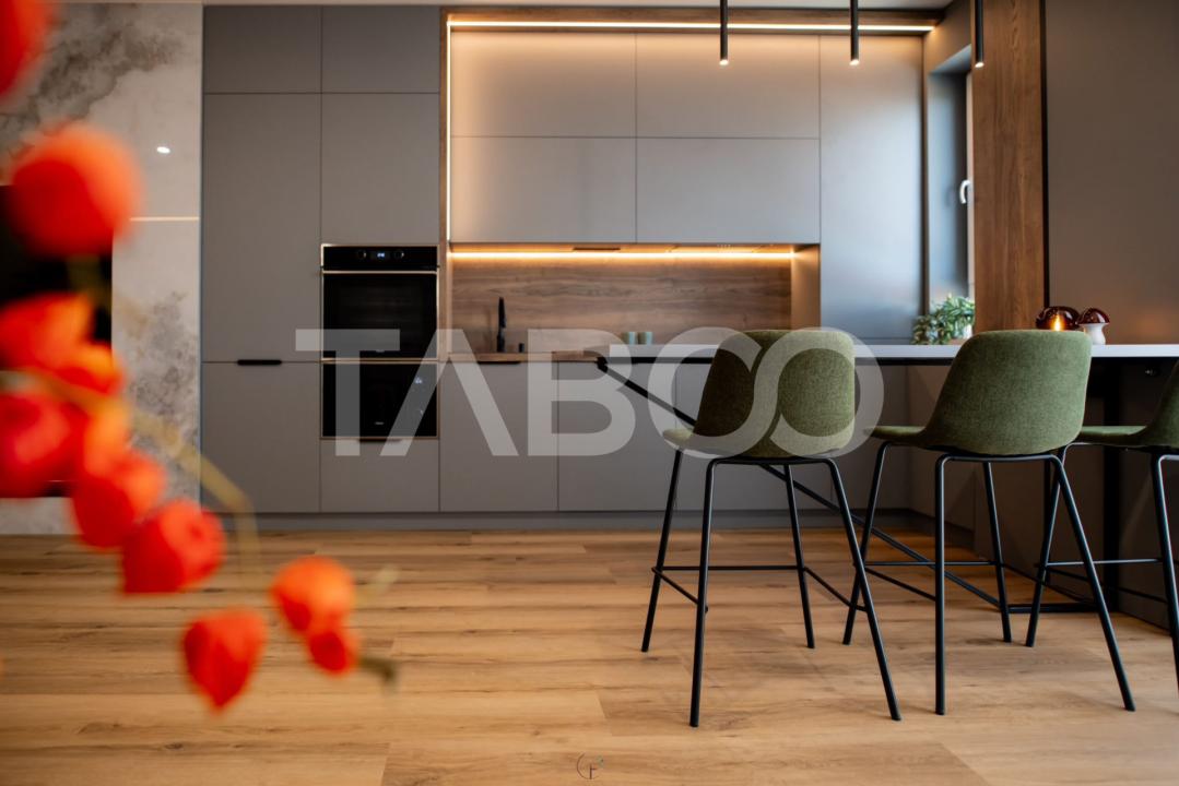 Apartament superb la prima inchiriere 3 camere 2 bai lift si 2 parcari