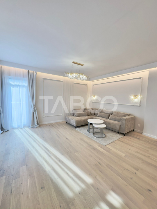 Apartament ultrafinisat tip penthouse de vanzare cu 3 camere Floresti