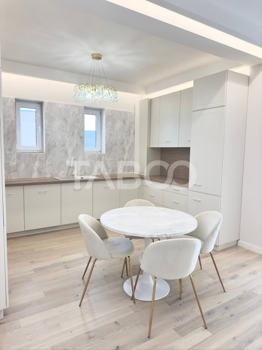 Apartament ultrafinisat tip penthouse de vanzare cu 3 camere Floresti