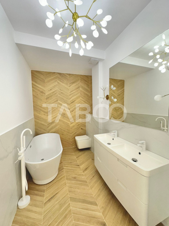 Apartament ultrafinisat tip penthouse de vanzare cu 3 camere Floresti