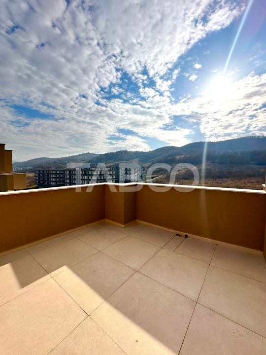 Apartament ultrafinisat tip penthouse de vanzare cu 3 camere Floresti