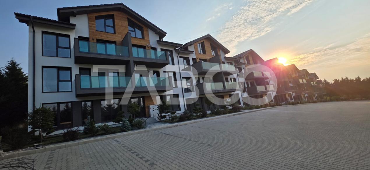 Apartamente cu curte - perfect: camin in inima naturii sau investitie