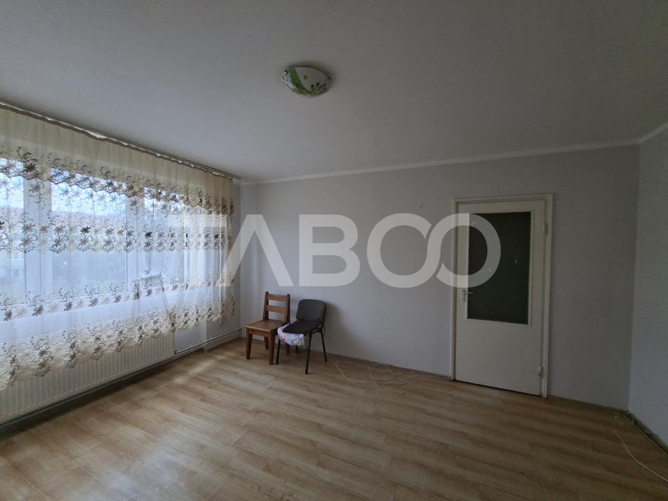 Apartment de vanzare 2 camere si balcon Cedonia Mihai Viteazul 
