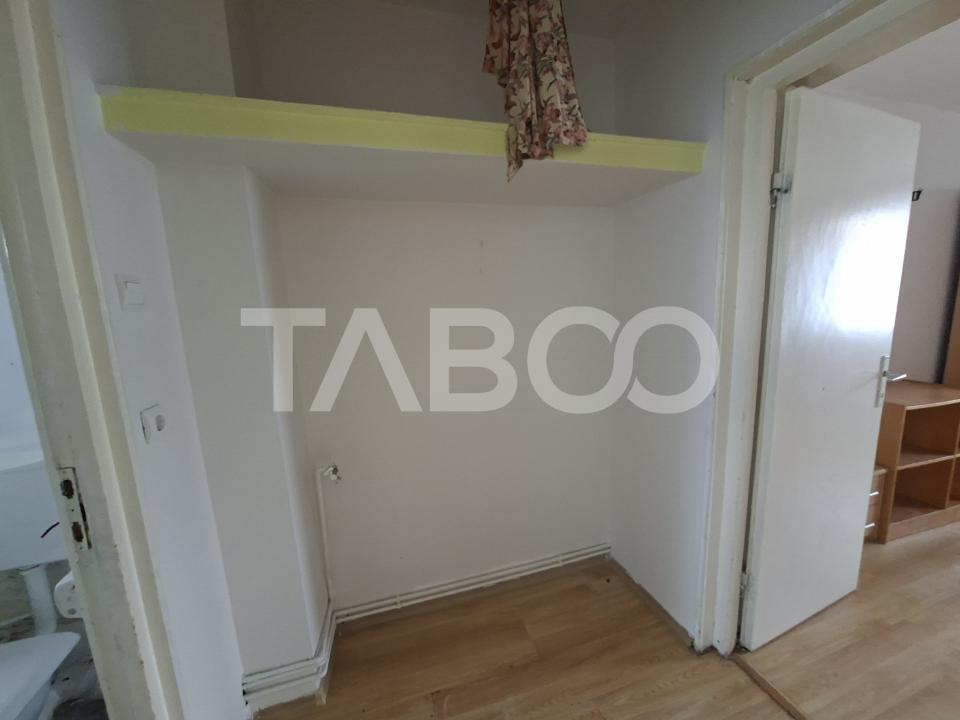 Apartment de vanzare 2 camere si balcon Cedonia Mihai Viteazul 