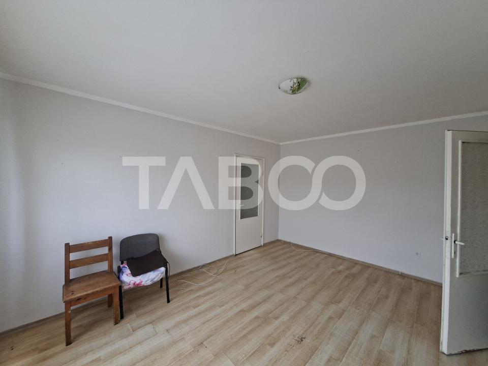 Apartment de vanzare 2 camere si balcon Cedonia Mihai Viteazul 
