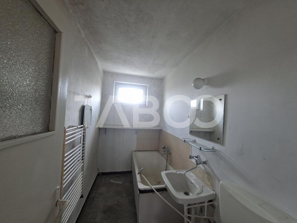 Apartment de vanzare 2 camere si balcon Cedonia Mihai Viteazul 