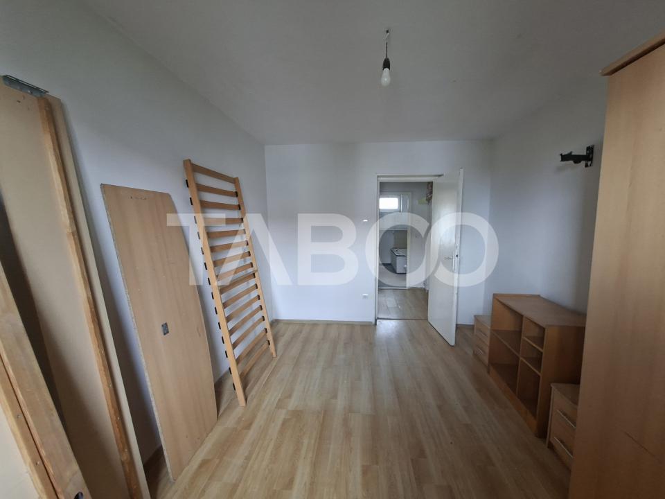 Apartment de vanzare 2 camere si balcon Cedonia Mihai Viteazul 